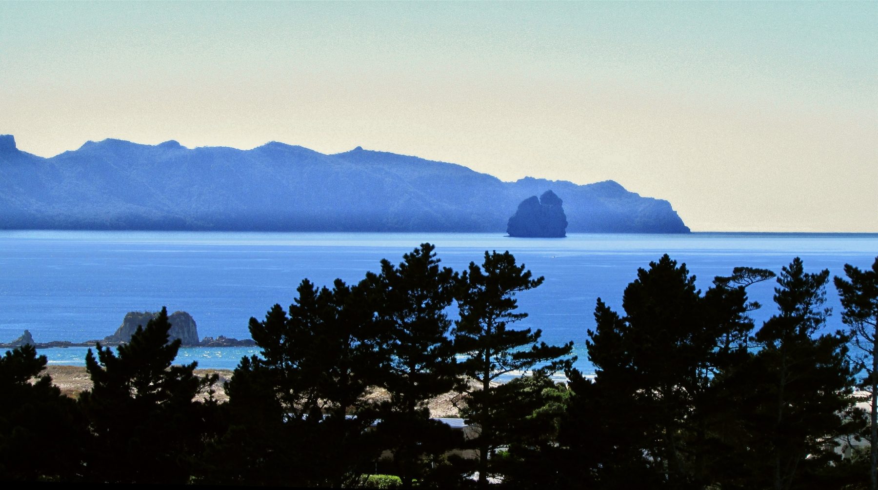 Sail Rock and the Hen and Chicken Islands seen from Mangawhai Heads